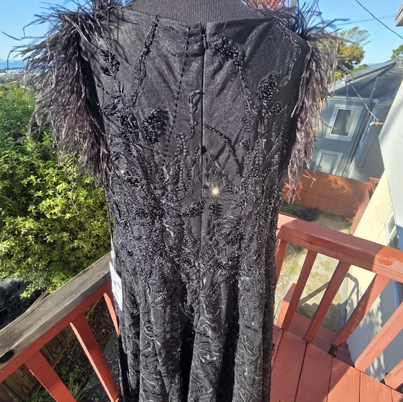 🆕Elegant Black Evening Gown - Picture 10 of 11
